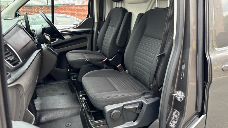 Ford Transit Custom 300 L2 Diesel Fwd 2.0 EcoBlue 170ps Low Roof Limited Van Auto